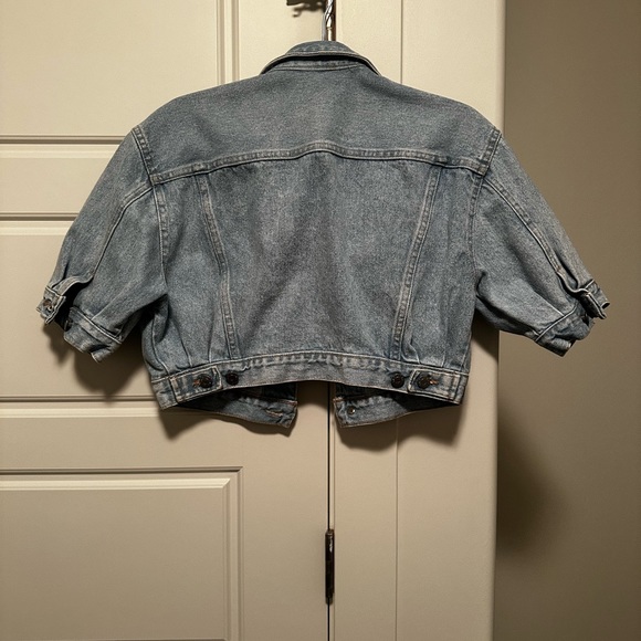 Guess Cropped Jean Jacket. Vintage. - Picture 8 of 10